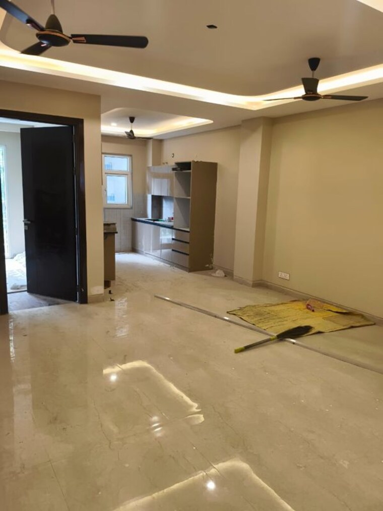 Room, sector 22 3 Bedroom 3000 Sq.Ft. Builder Floor In Sector 22 Gurgaon 10482254