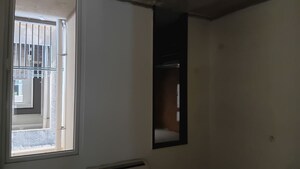 Room in 3 BHK Apartment at Smart World Orchard, Sector 61 – for Sale