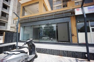 Gym in  Shop at Ellisbridge – for Sale
