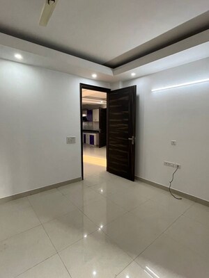 Room in 2 BHK Builder Floor at Sector 22b – for Rent