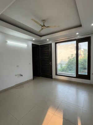 Room in 2 BHK Builder Floor at Sector 22b – for Rent