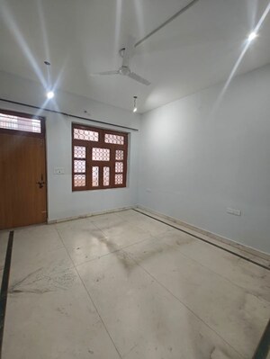 Room in 1 BHK Builder Floor at Sector 22 – for Rent
