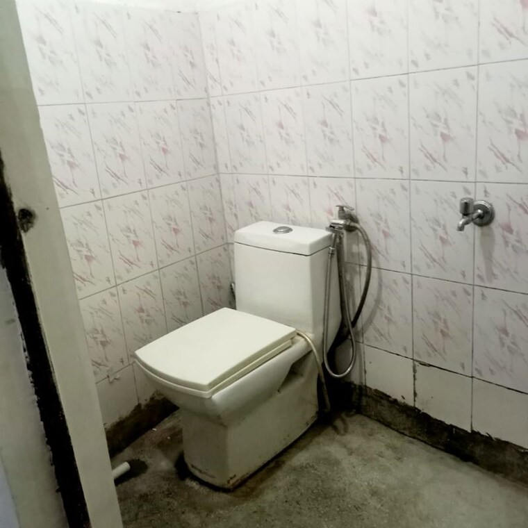 Bathroom, a-p-wonders 1 RK 400 Sq.Ft. Apartment In Rohini Delhi 10482311