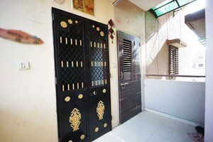 Team Area in 3 BHK Apartment at Ellisbridge – for Sale