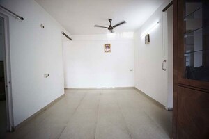 Room in 3 BHK Apartment at Ellisbridge – for Sale