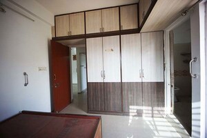 Room in 3 BHK Apartment at Ellisbridge – for Sale