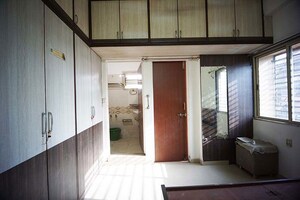 Bedroom in 3 BHK Apartment at Ellisbridge – for Sale