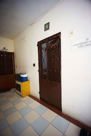 Room in 1 BHK Apartment at Ellisbridge – for Sale