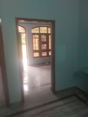 Room in 5 BHK Villa at Gomti Nagar – for Rent
