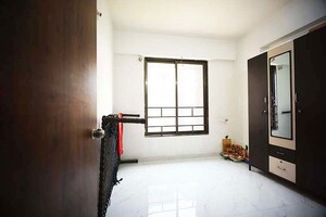 Room in 2 BHK Apartment at Ellisbridge – for Sale