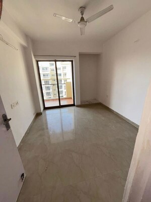 Room in 2 BHK Apartment at Ajnara Homes, Sector 16b Greater Noida – for Sale