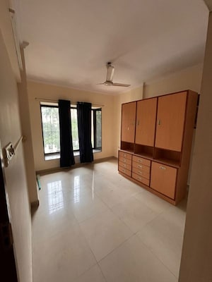 Bedroom in 3 BHK Apartment at Chembur – for Rent