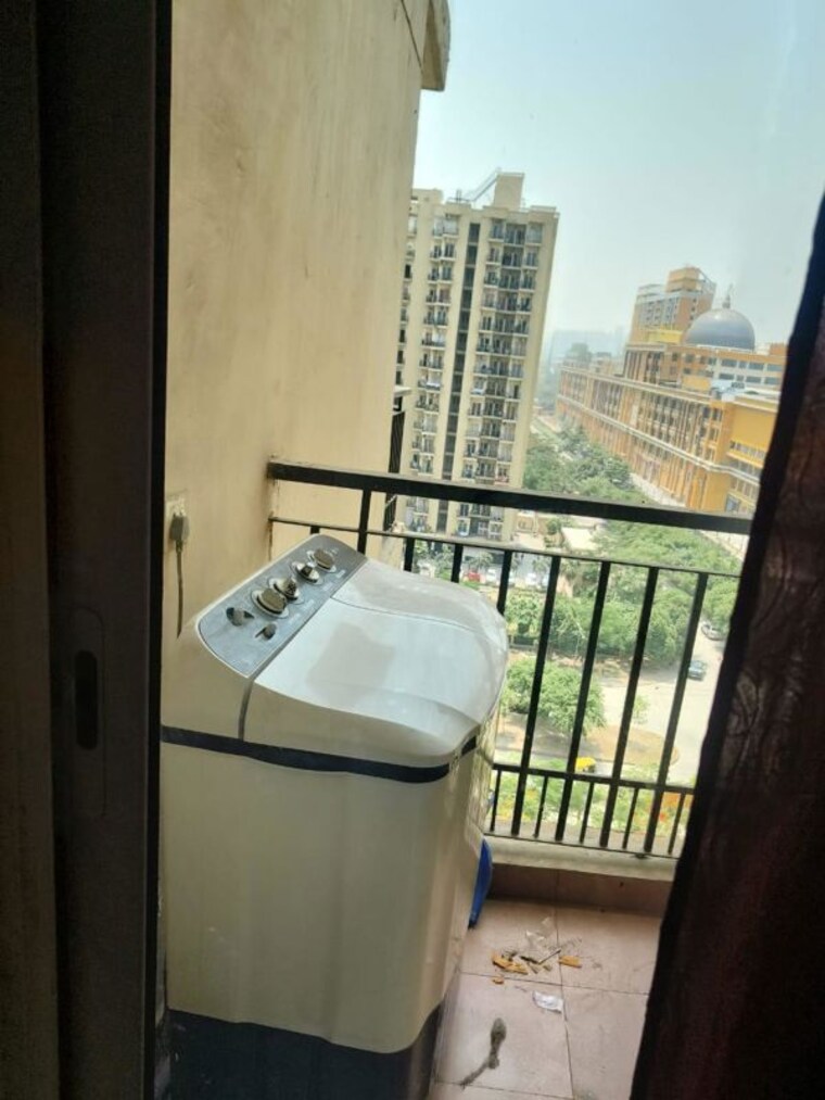 Balcony, maxblis-grand-kingston 1 Bedroom 650 Sq.Ft. Apartment In Sector 75 Noida 10482398