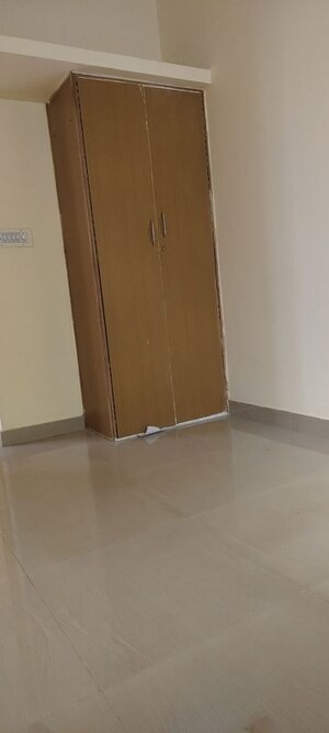 Furnished Amenities in 1 BHK Builder Floor at Jeevan Bima Nagar – for Rent