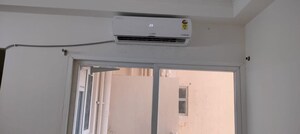 Furnished Amenities in 2 BHK Apartment at Gaur City 7th Avenue, Sector 4 Greater Noida – for Rent