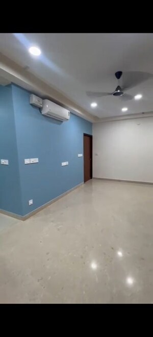 Room in 3 BHK Apartment at Aurobindo Kohinoor, Serilingampally – for Rent