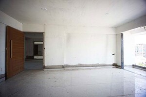 Room in 2 BHK Apartment at Ellisbridge – for Sale