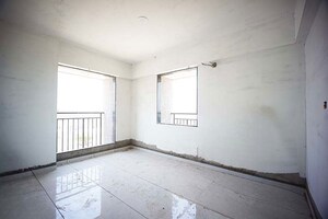 Room in 2 BHK Apartment at Ellisbridge – for Sale