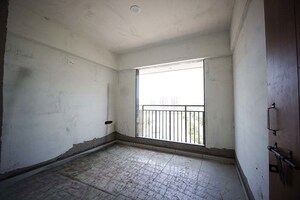 Room in 2 BHK Apartment at Ellisbridge – for Sale