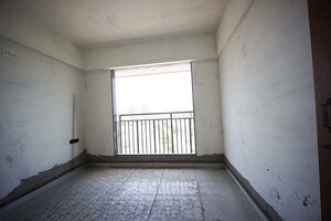 Room in 2 BHK Apartment at Ellisbridge – for Sale
