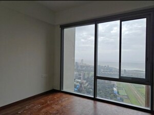 Room in 3 BHK Apartment at Ashok Piramal Celesta Spaces, Parel – for Rent