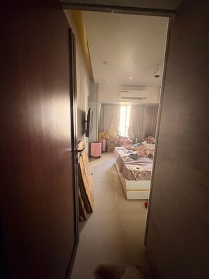 Room in 2 BHK Apartment at Krishna Residency Malad West, Malad West – for Rent