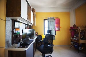 Gym in 3 BHK Apartment at Ellisbridge – for Sale