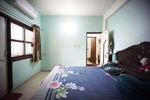 Bedroom in 3 BHK Apartment at Ellisbridge – for Sale