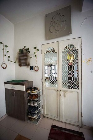 Furnished Amenities in 3 BHK Apartment at Ellisbridge – for Sale
