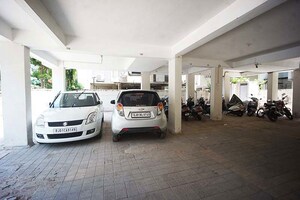 Parking in 3 BHK Apartment at Ellisbridge – for Sale
