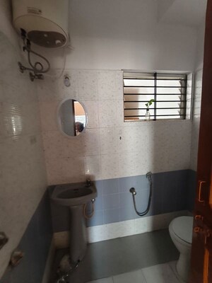 Bathroom in 2 BHK Builder Floor at Jp Nagar Phase 1 – for Rent