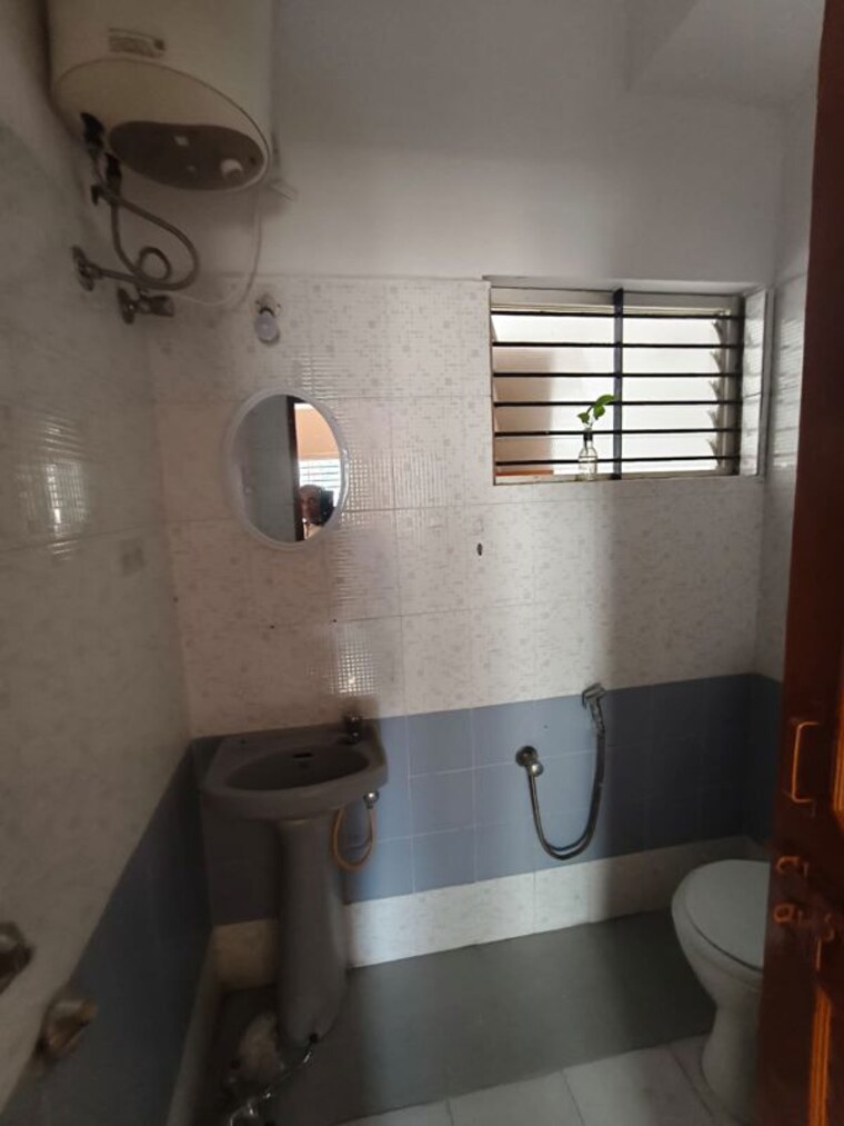 Bathroom, jp nagar phase 1 2 Bedroom 1440 Sq.Ft. Builder Floor In Jp Nagar Phase 1 Bangalore 10482480