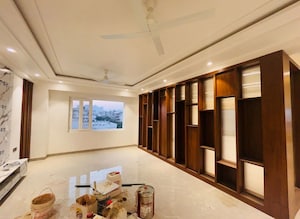 Living Room in 4 BHK Builder Floor at Green Fields Colony – for Rent