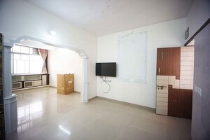 Room in 2 BHK Apartment at Ellisbridge – for Sale