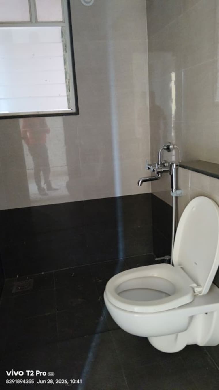 Bathroom, kakkad-la-vida 3 Bedroom 1500 Sq.Ft. Apartment In Balewadi Pune 10482501