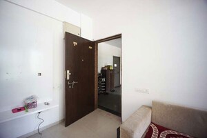 Room in 3.5 BHK Apartment at Ellisbridge – for Sale
