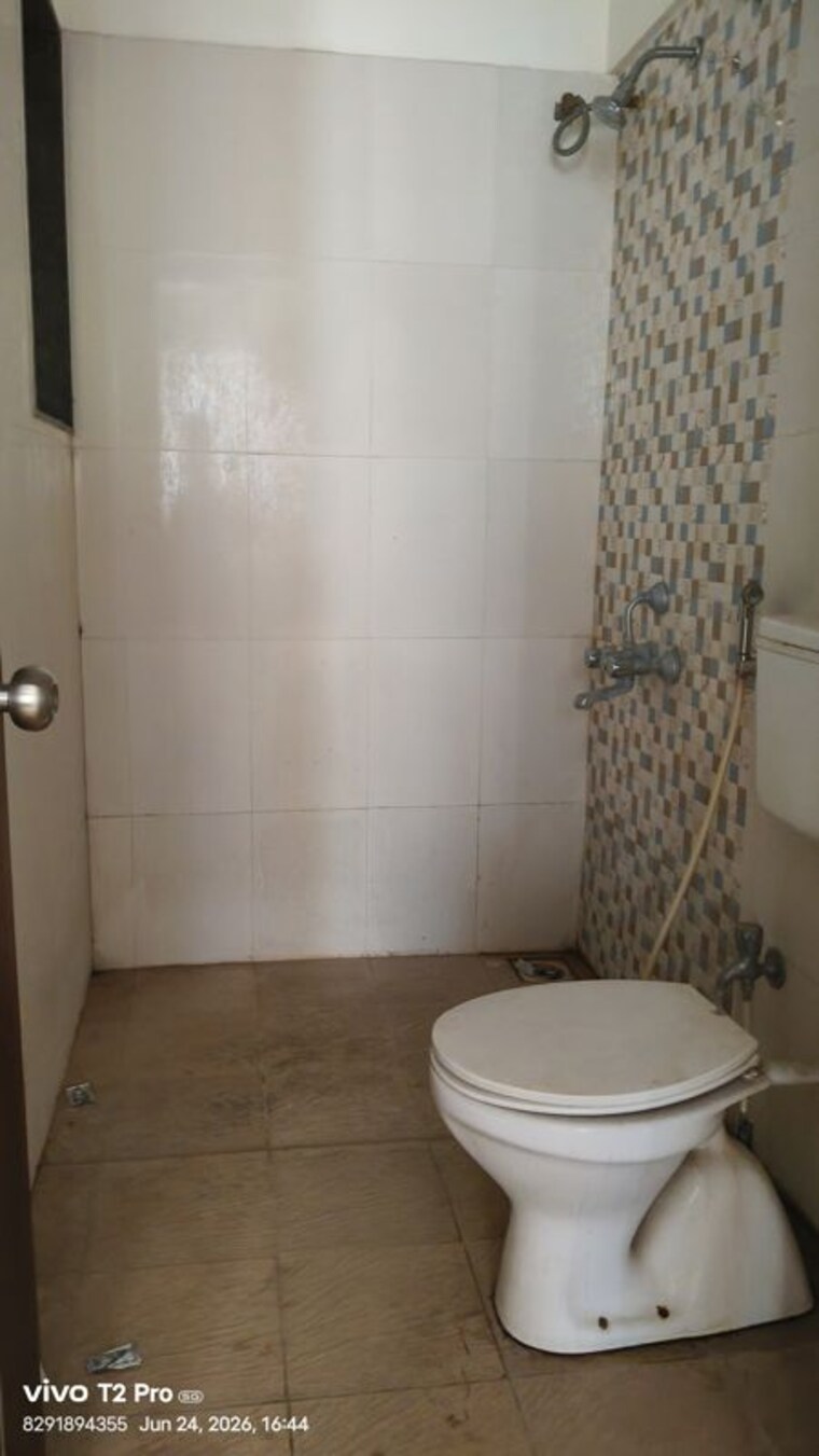 Bathroom, sanskruti-lifespaces-jardin 2 Bedroom 1000 Sq.Ft. Apartment In Mahalunge Pune 10482518