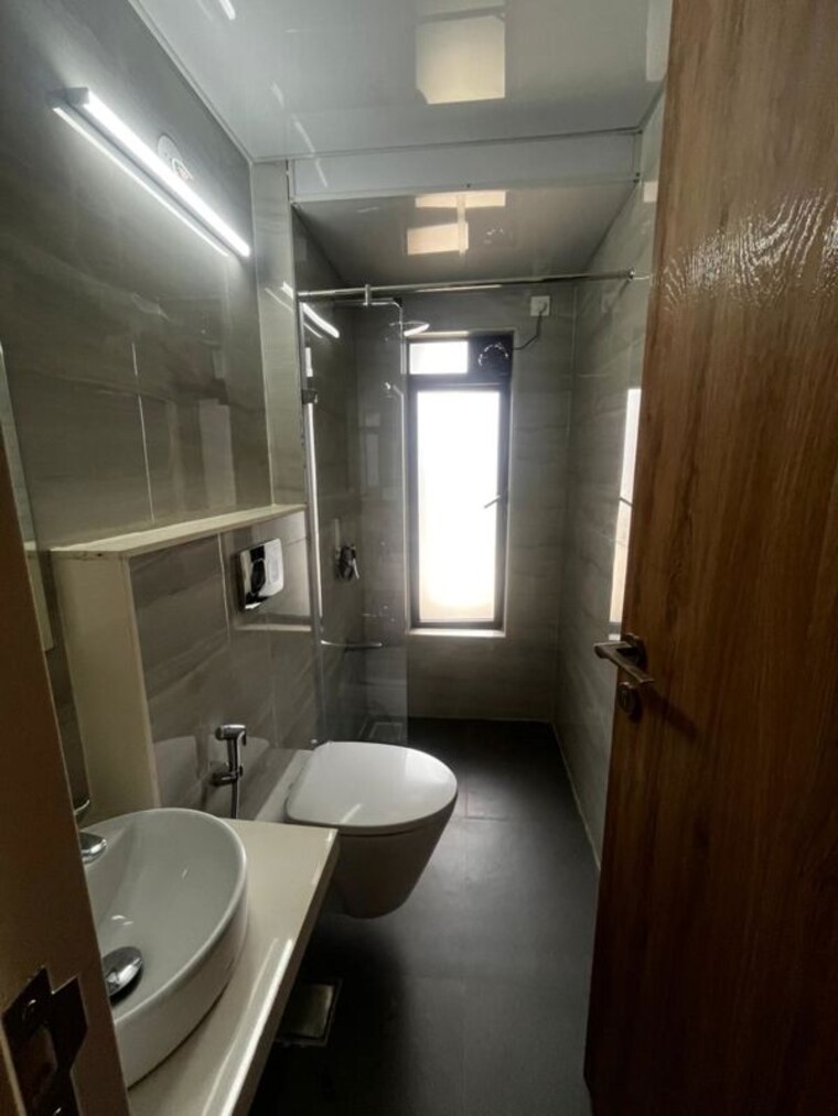 Bathroom, dosti-eastern-bay-phase-3 3.5 Bedroom 1155 Sq.Ft. Apartment In Wadala Mumbai 10482528