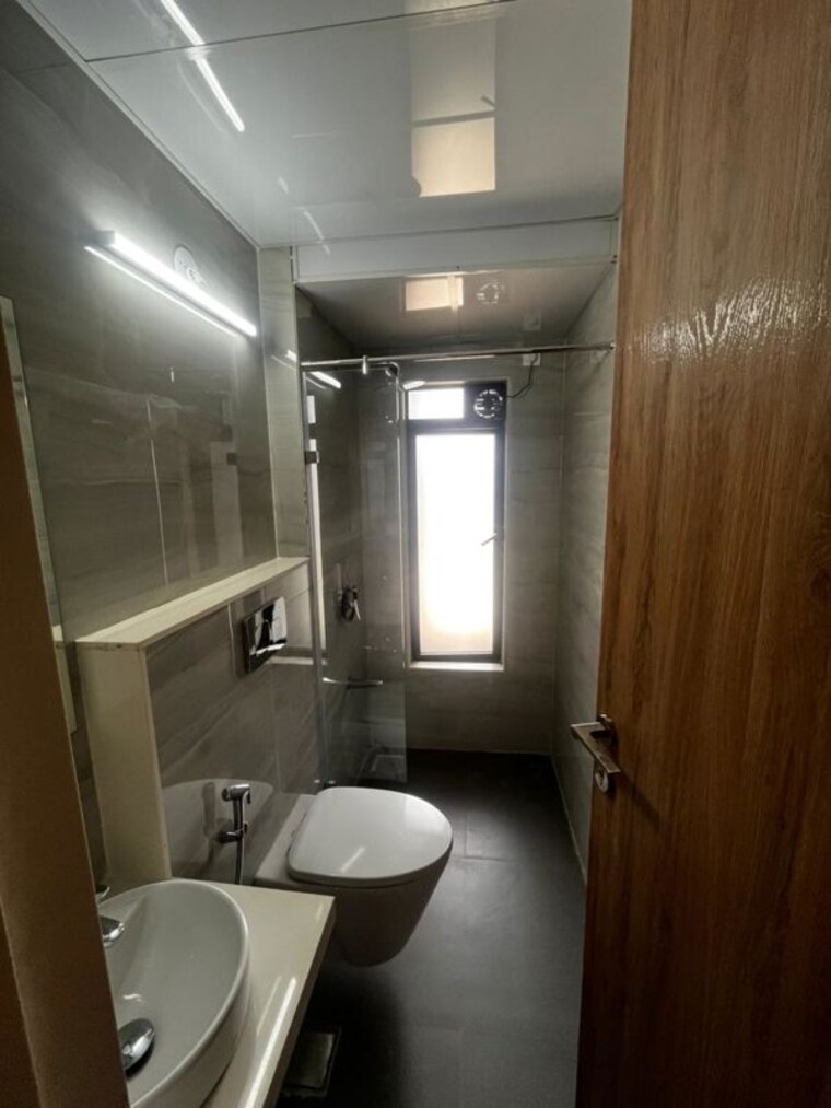 Bathroom, dosti-eastern-bay-phase-3 3.5 Bedroom 1155 Sq.Ft. Apartment In Wadala Mumbai 10482528