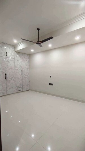 Room in 3 BHK Apartment at Ireo Victory Valley, Sector 67 – for Rent