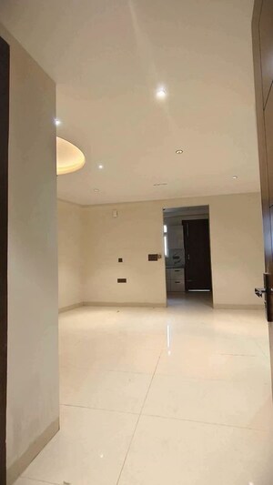 Bathroom in 3 BHK Apartment at Ireo Victory Valley, Sector 67 – for Rent