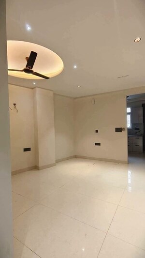 Room in 3 BHK Apartment at Ireo Victory Valley, Sector 67 – for Rent