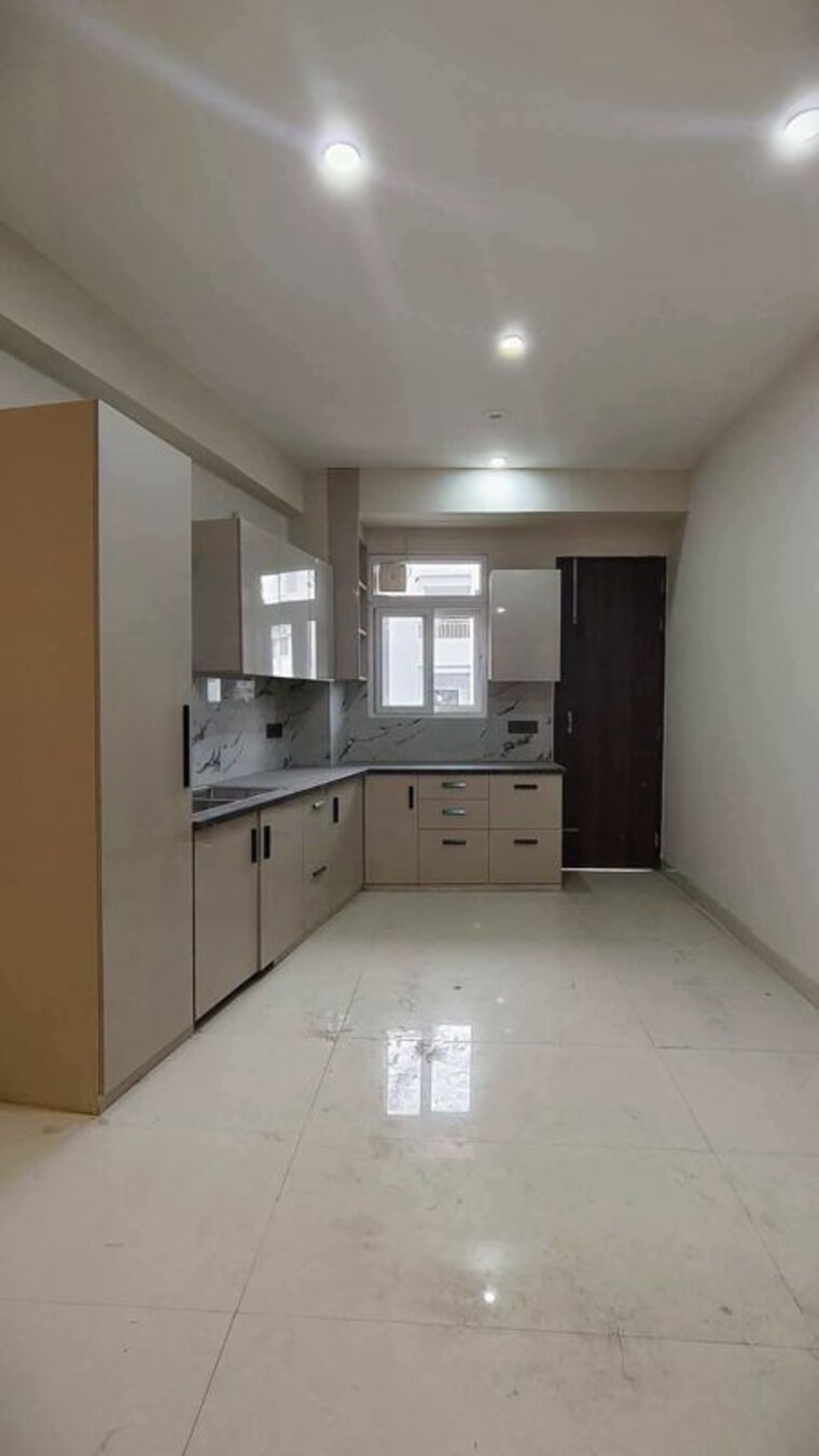 Kitchen, ireo-victory-valley 3 Bedroom 2550 Sq.Ft. Apartment In Sector 67 Gurgaon 10482534