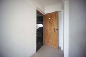 Furnished Amenities in 4 BHK Apartment at Ellisbridge – for Sale