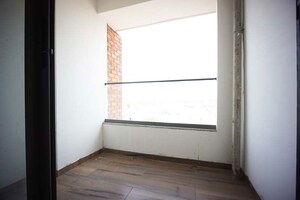 Room in 4 BHK Apartment at Ellisbridge – for Sale