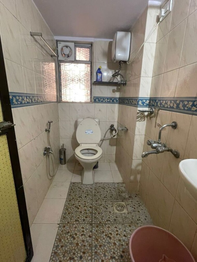 Bathroom, greenfields-apartments 2 Bedroom 1000 Sq.Ft. Apartment In Santacruz East Mumbai 10482543