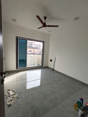 Room in 2 BHK Apartment at Indu Villa, Matunga East – for Rent
