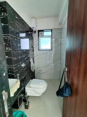 Team Area in 2 BHK Apartment at Indu Villa, Matunga East – for Rent