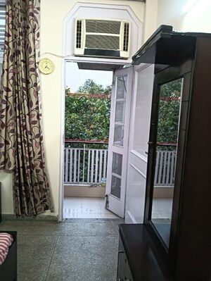 Balcony in 2 BHK Builder Floor at Dayanand Colony – for Rent