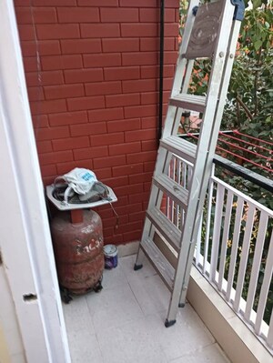 Balcony in 2 BHK Builder Floor at Dayanand Colony – for Rent